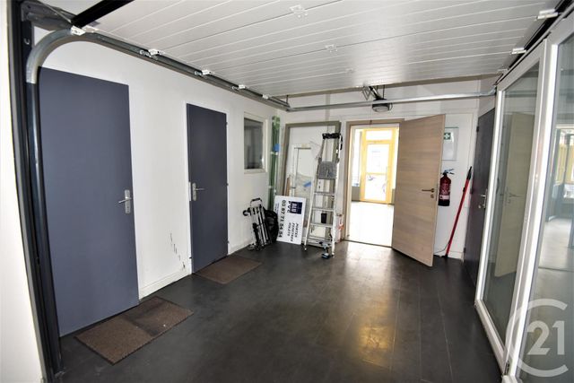 Afficher la photo en grand commerce à vendre - 93.0 m2 - HAGONDANGE - 57 - LORRAINE - Century 21 Les Trois Frontières