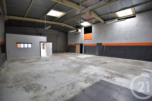 Afficher la photo en grand commerce à vendre - 300.0 m2 - MAIZIERES LES METZ - 57 - LORRAINE - Century 21 Les Trois Frontières
