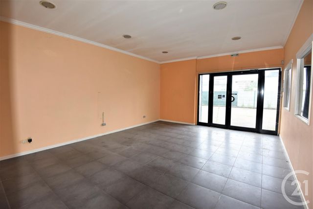 Afficher la photo en grand commerce à vendre - 300.0 m2 - MAIZIERES LES METZ - 57 - LORRAINE - Century 21 Les Trois Frontières