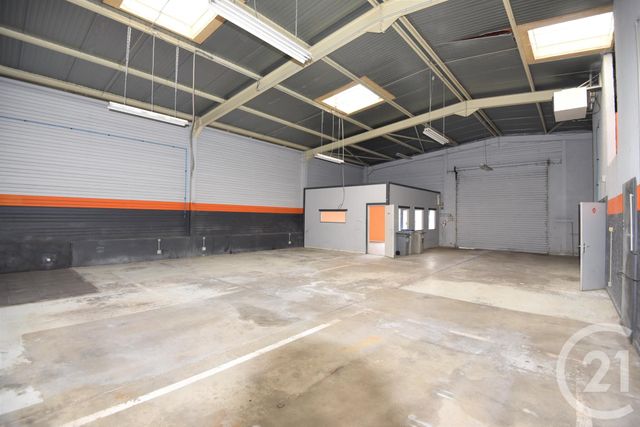 Afficher la photo en grand commerce à vendre - 300.0 m2 - MAIZIERES LES METZ - 57 - LORRAINE - Century 21 Les Trois Frontières