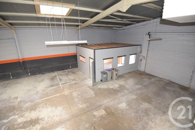 Afficher la photo en grand commerce à vendre - 300.0 m2 - MAIZIERES LES METZ - 57 - LORRAINE - Century 21 Les Trois Frontières