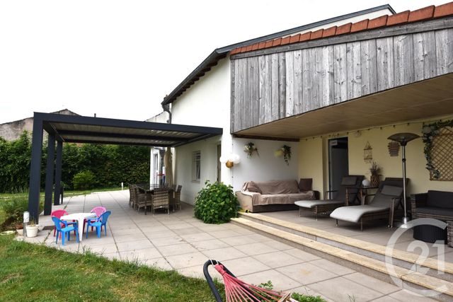 maison à louer - 7 pièces - 240.86 m2 - ROUSSY LE VILLAGE - 57 - LORRAINE - Century 21 Les Trois Frontières